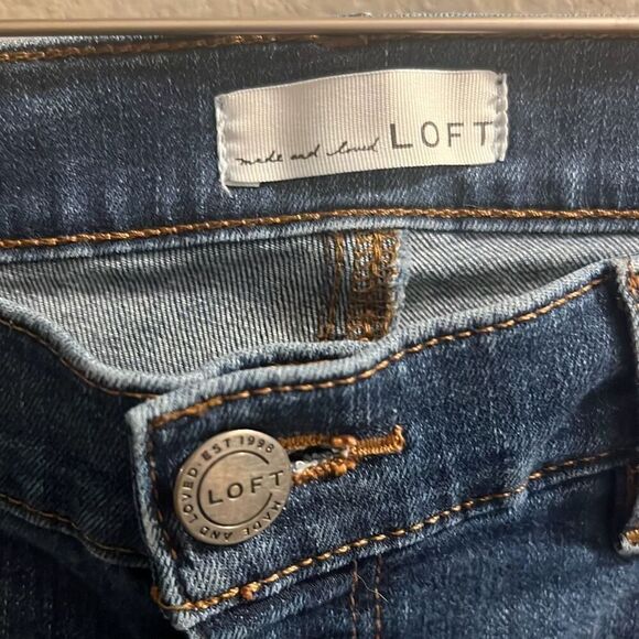 ✨Loft Modern Frayed Cuff Straight Leg Sz 29 Jeans Vivid Dark✨ - Picture 4 of 5